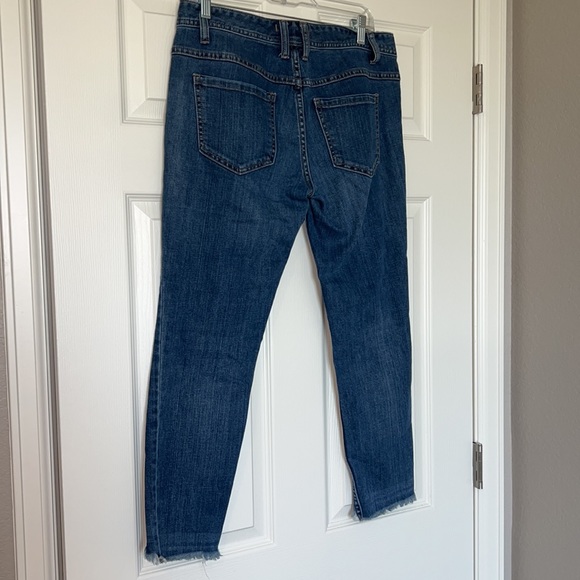 Free People Distressed Denim Cropped Skinny Jeans Size 28 - Picture 8 of 15